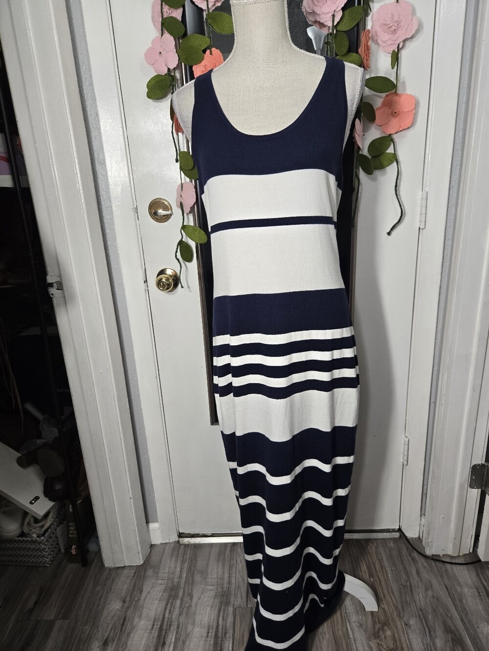 Tommy Bahama Navy And White Striped Knit Maxi Dress Sz M - Picture 7 of 11
